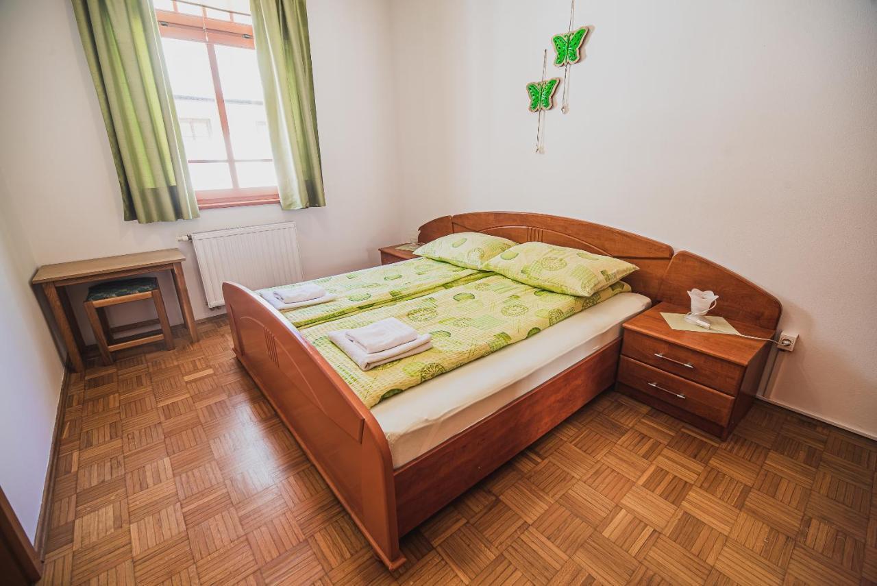 Apartments Rombon Klavdij With Free Onsite Parking Бовец Екстериор снимка